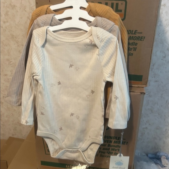 3 nwt Sz 6/9 mths cloud island bodysuits - Picture 1 of 3